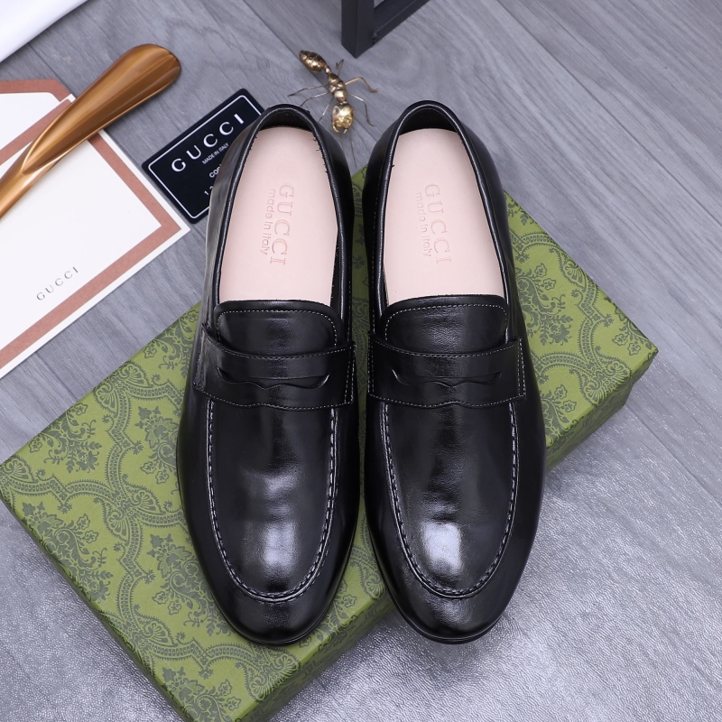 G*u*i leather shoes